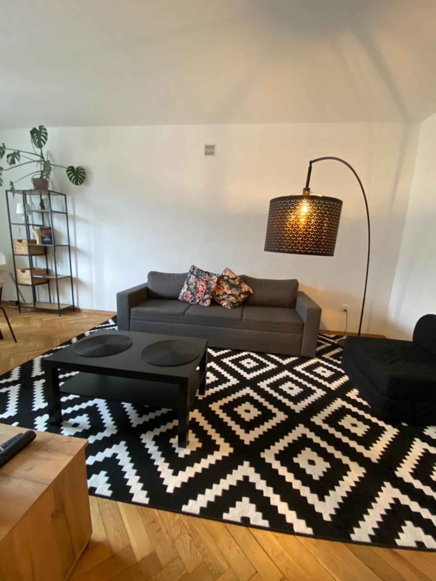 ורשה Ohmyhome - Plac Pieciu Rogow - Centrum מראה חיצוני תמונה